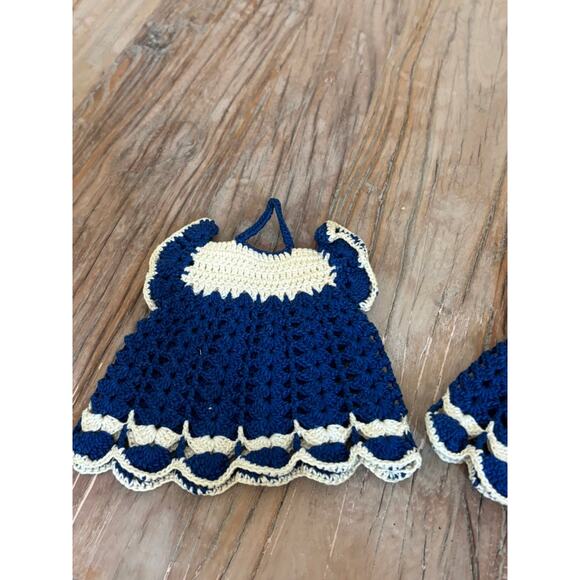 2 Crocheted Dress Potholder Towel Holder Blue/white - Picture 2 of 4